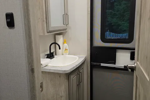 2024 Keystone Avalanche Fifth Wheel