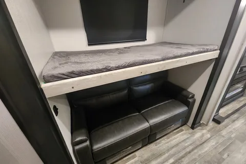 2024 Keystone Avalanche Fifth Wheel