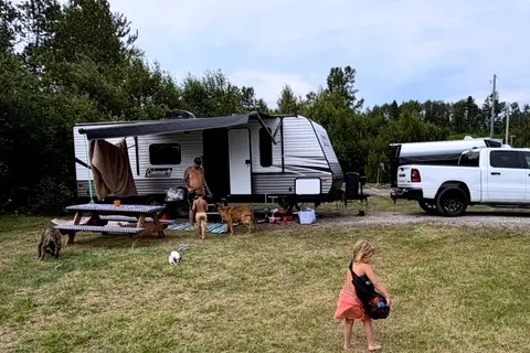 La super roulotte de la famille Miller : Dutchmen Coleman édition lanterne 274BH Roulotte