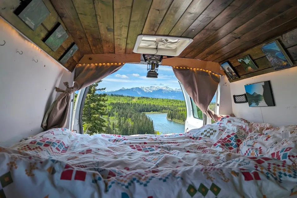 Ford E250 Campervan
