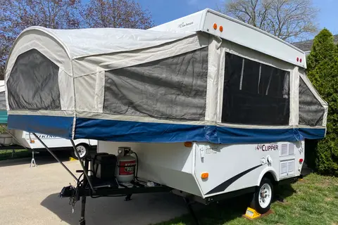 2010 Clipper sport 106 pop up camper