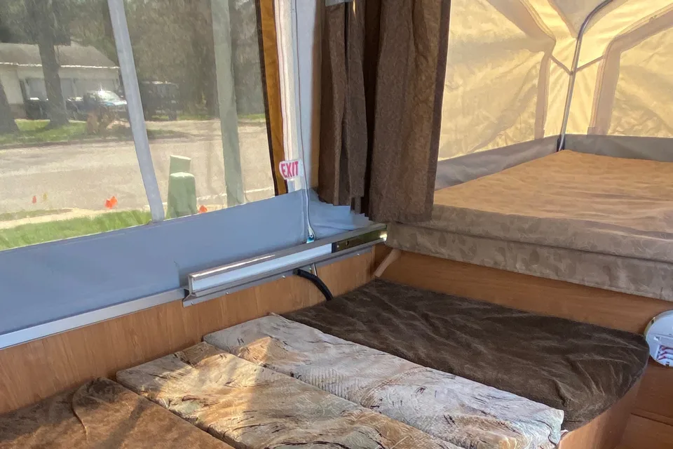 2010 Clipper sport 106 pop up camper