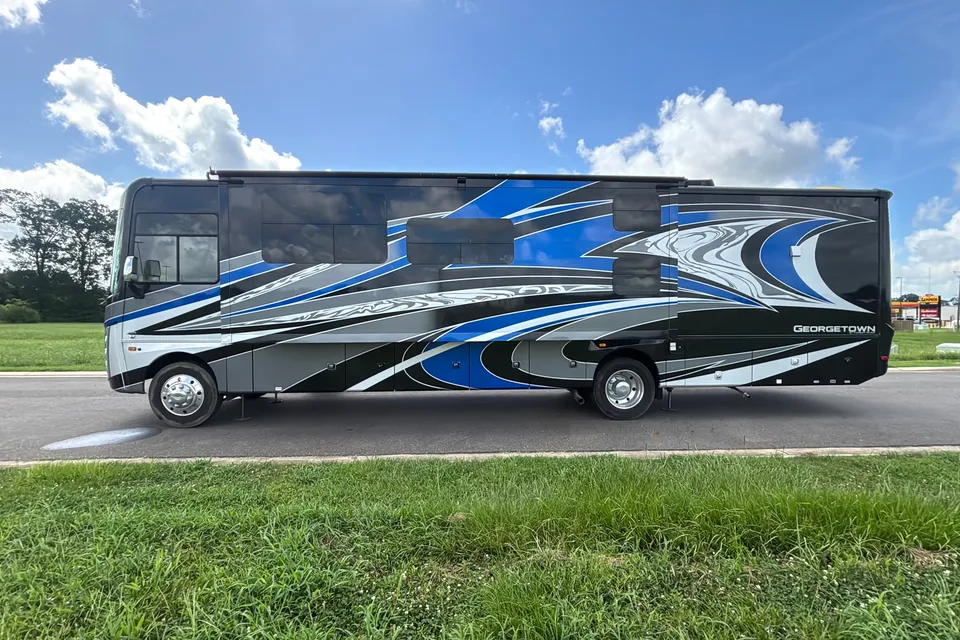 Luxury 2022 Georgetown  GT7-Travel and Camp in style
