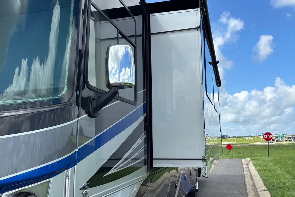 Luxury 2022 Georgetown  GT7-Travel and Camp in style
