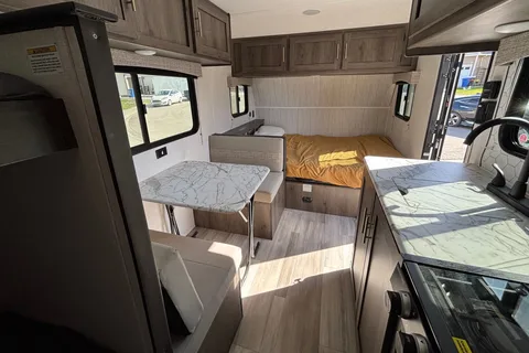 Family-Friendly Viking 17BH | Sleeps 5 | Pet Friendly | Delivery Available