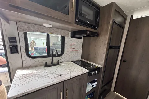 Family-Friendly Viking 17BH | Sleeps 5 | Pet Friendly | Delivery Available