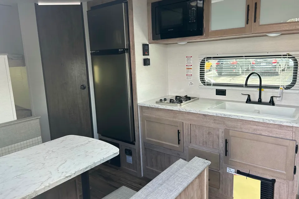 Mark's Gulf Stream 2024 Grand River 22MB Travel Trailer