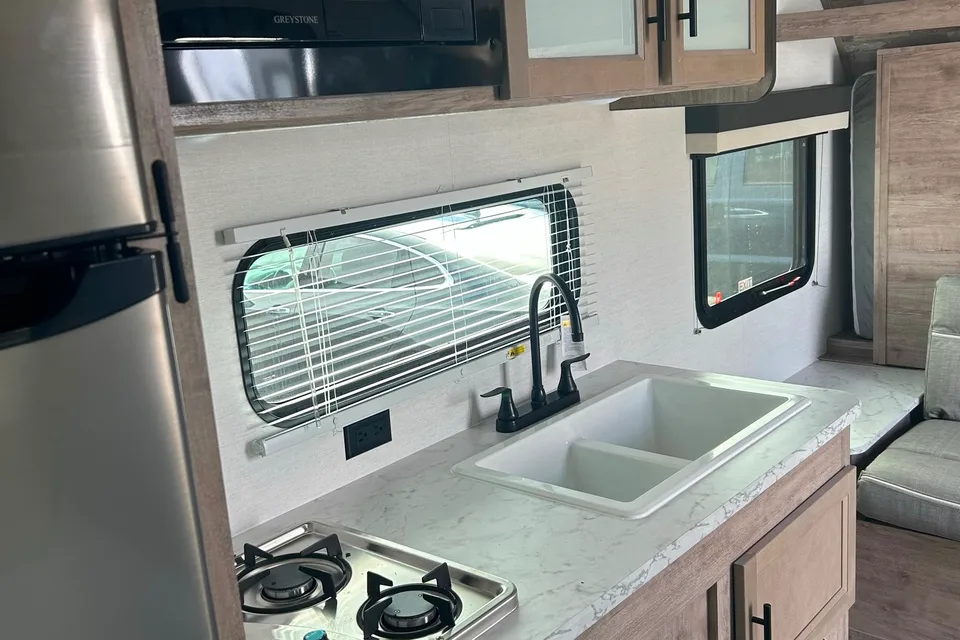 Mark's Gulf Stream 2024 Grand River 22MB Travel Trailer
