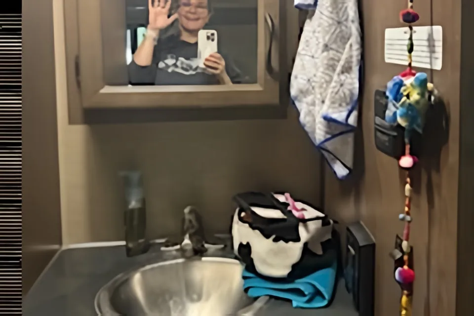 Heidi's Majestic Leisure Craft 28 A Class C