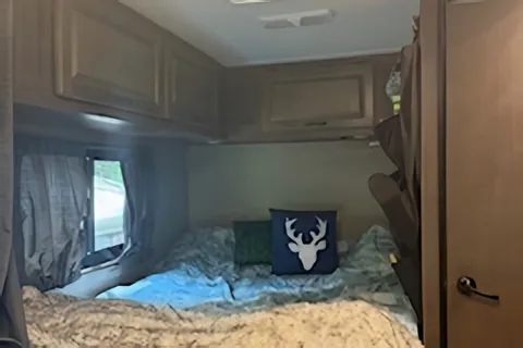 Heidi's Majestic Leisure Craft 28 A Class C