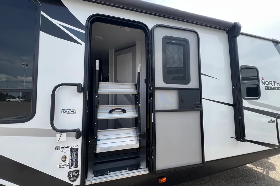 Ignition's Heartland 28RKDS North Trail Travel Trailer