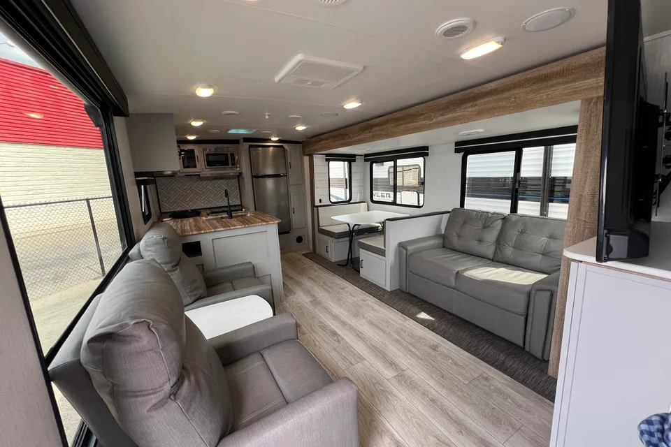 Ignition's Heartland 28RKDS North Trail Travel Trailer