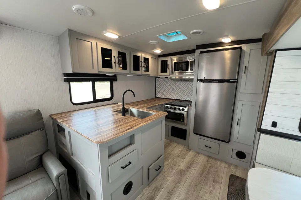 Ignition's Heartland 28RKDS North Trail Travel Trailer