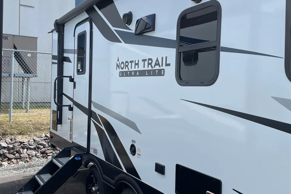 Heartland North Trail Ultra Lite 22CRBOM
