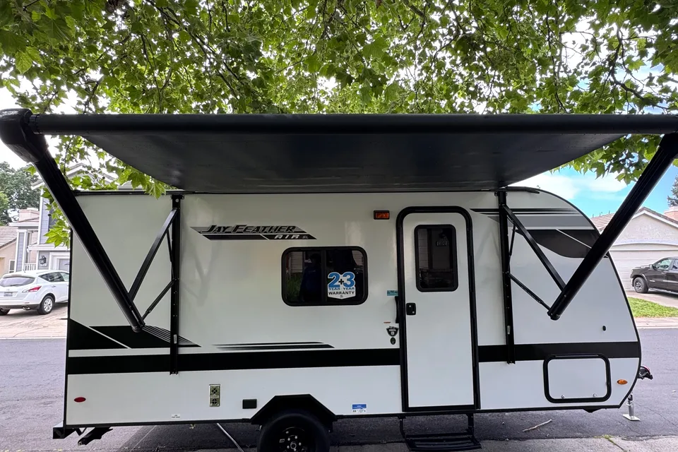 Sin Fronteras Jayco 17HB Travel Trailer(No Burning Man)
