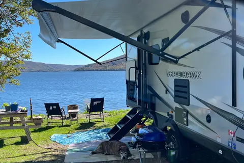 Couples Glamping In Comfort