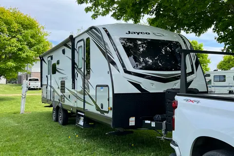Couples Glamping In Comfort