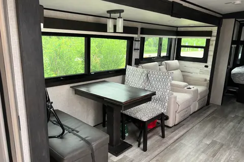 Couples Glamping In Comfort