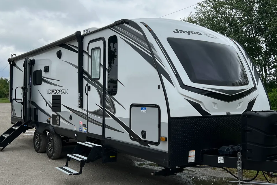Couples Glamping In Comfort