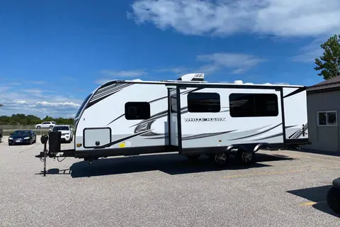 Couples Glamping In Comfort