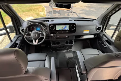 Brand new 2025 East to West Entrada 24FM ClassC
