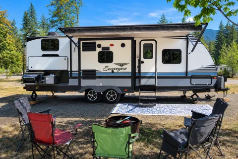 2018 Surveyor 247BH Dog Friendly + Bunkhouse + Island, Sleeps 8