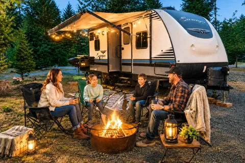 2018 Surveyor 247BH Dog Friendly + Bunkhouse + Island, Sleeps 8