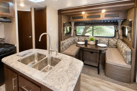 2018 Surveyor 247BH Dog Friendly + Bunkhouse + Island, Sleeps 8
