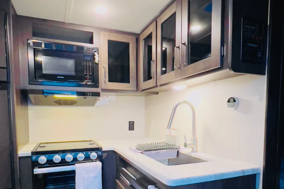 Erwin's Grand Design Transcend Xplor 247BH Travel Trailer