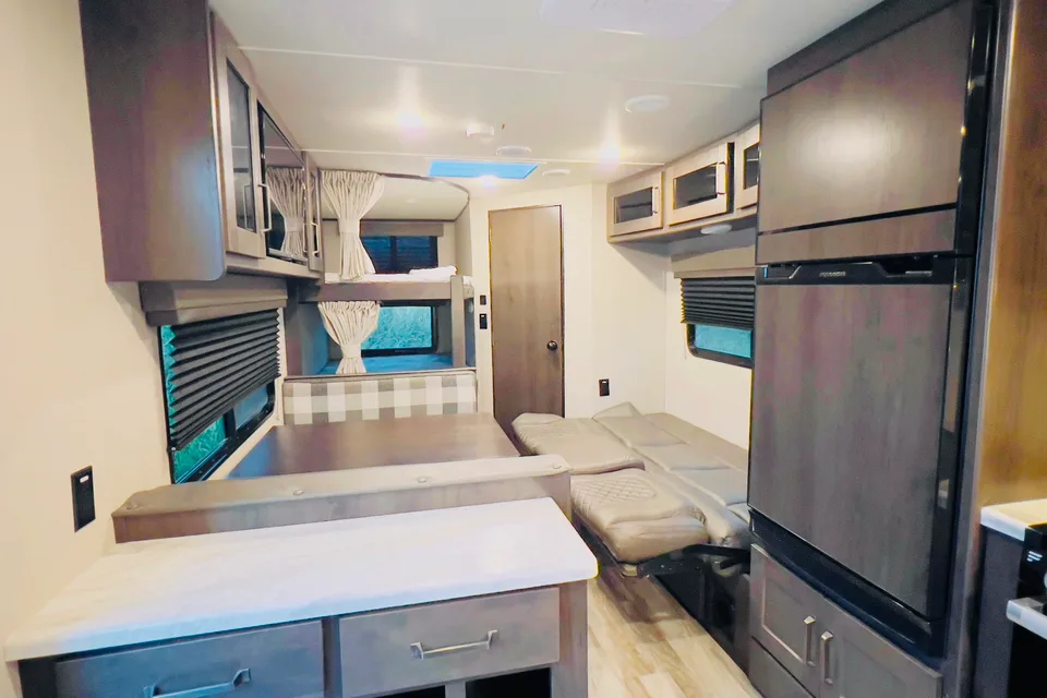 Erwin's Grand Design Transcend Xplor 247BH Travel Trailer