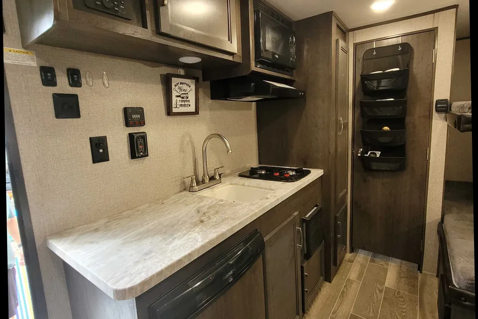 Donna's Jayco Jayflight SLX 7 184BS Travel Trailer