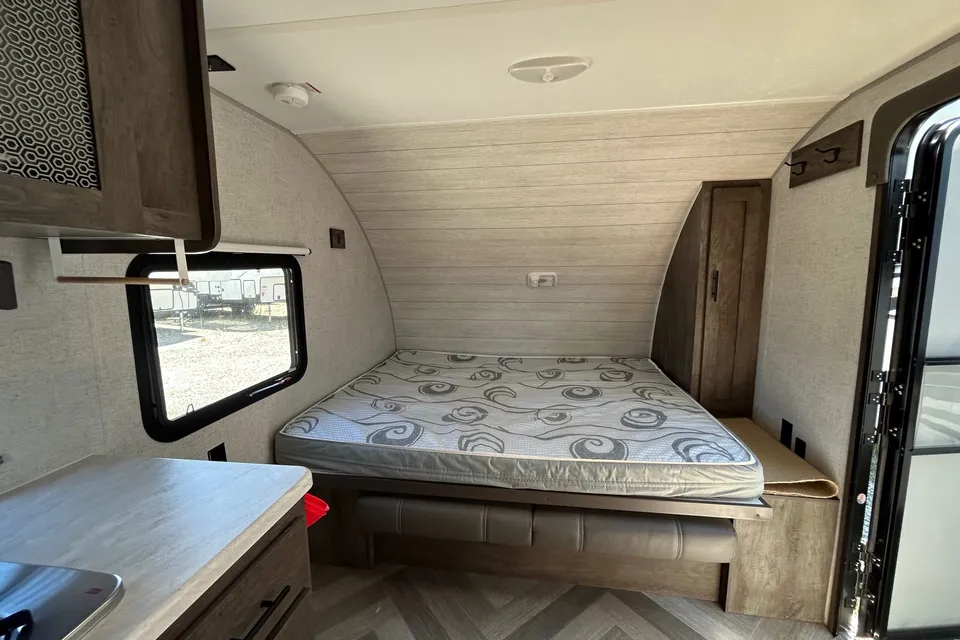 🏕️ Coastal Camping in Comfort