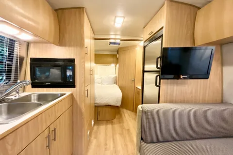 Airstream Safari Travel Trailer