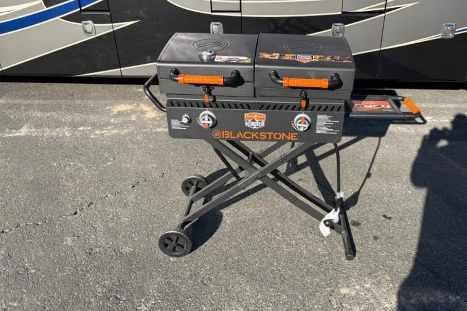 TKG Forest River Wildwood 273QBXL Travel Trailer