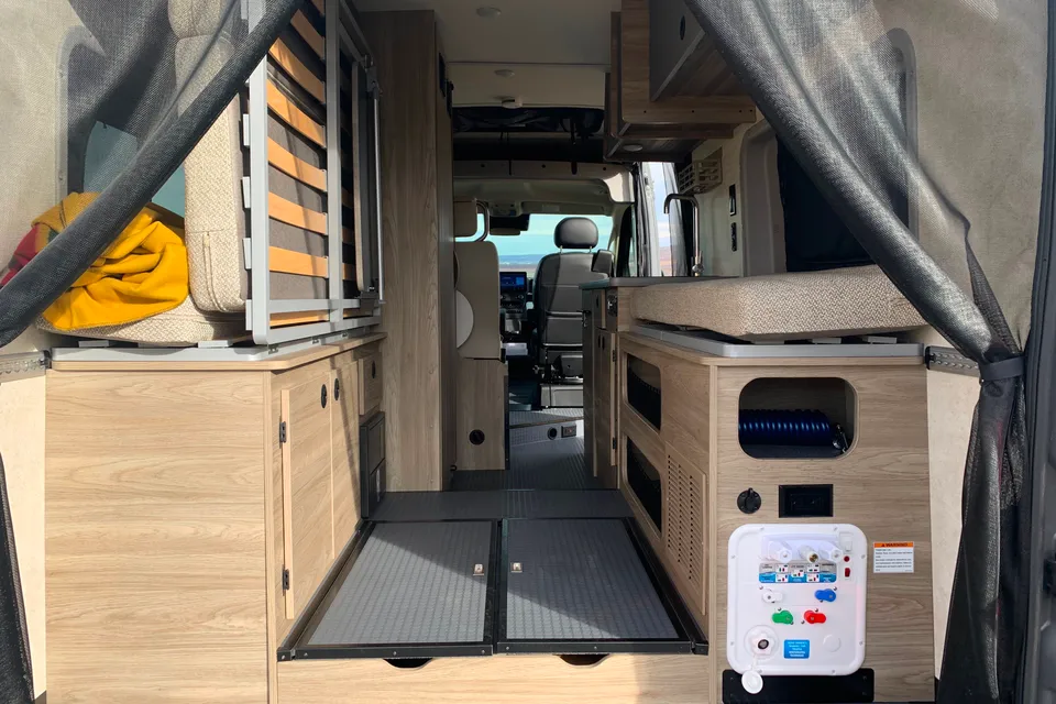 2025 Vandalf the Grey Winnebago Solis 59px Class B