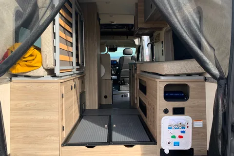 2025 Vandalf the Grey Winnebago Solis 59px Class B