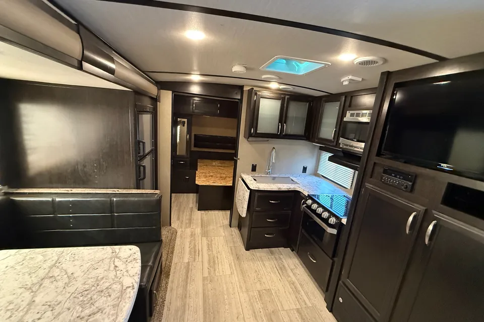James's 2800bh Grand Design Imagine Travel Trailer