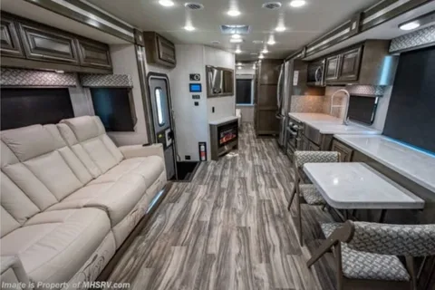 CONVENIENT & EASY TO DRIVE Forest River Georgetown GT7 32J7 Class A