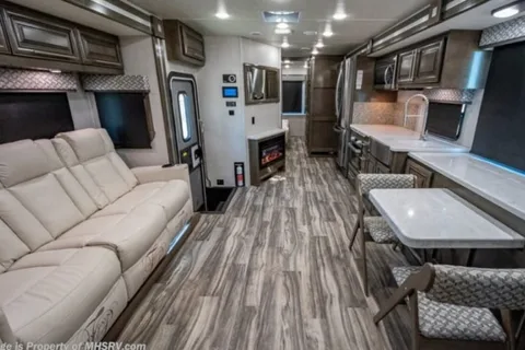 CONVENIENT & EASY TO DRIVE Forest River Georgetown GT7 32J7 Class A