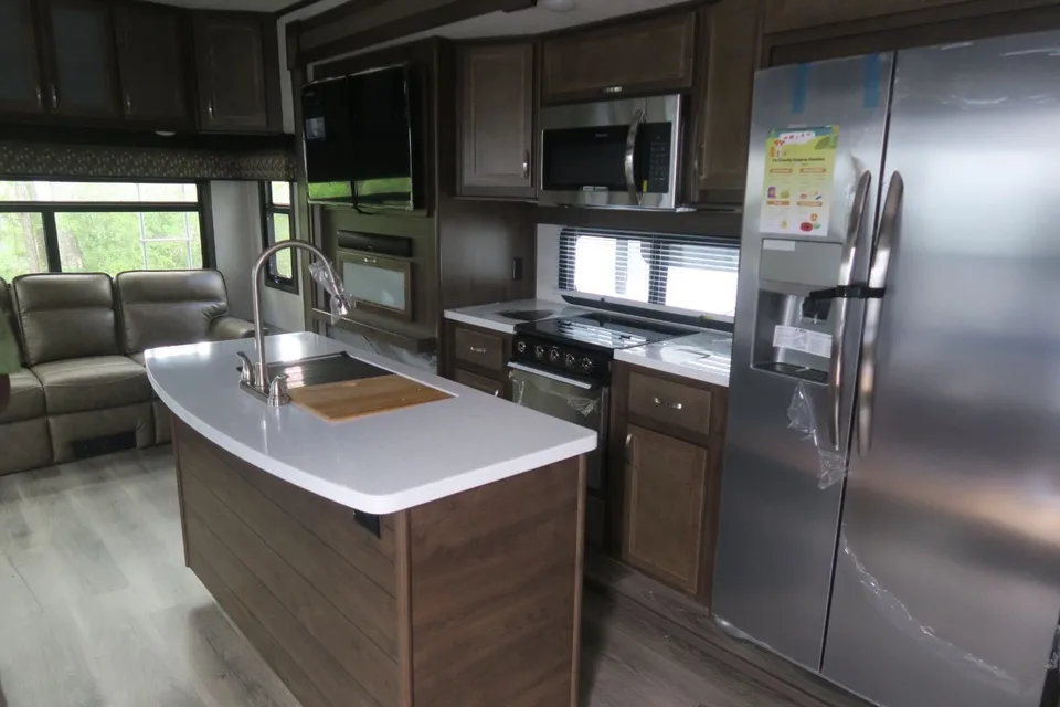 Lisa's Highland Ridge RV Open Range 314RLS