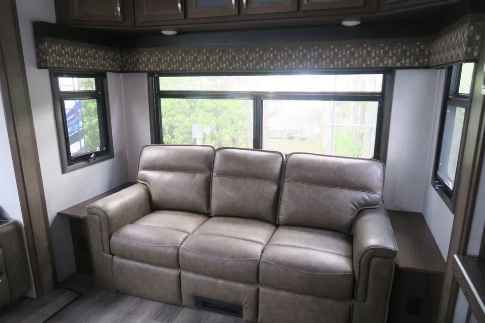 Lisa's Highland Ridge RV Open Range 314RLS