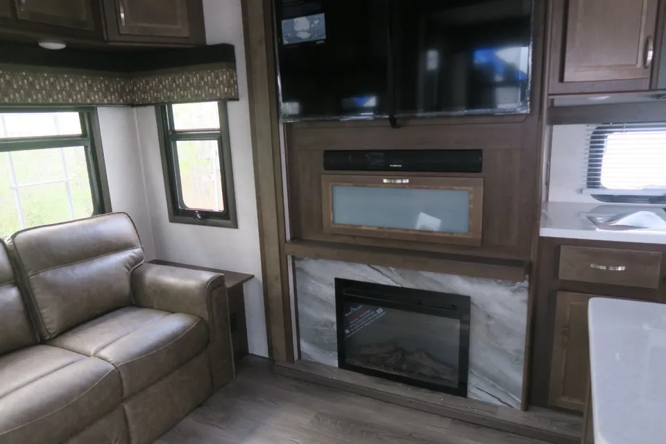 Lisa's Highland Ridge RV Open Range 314RLS