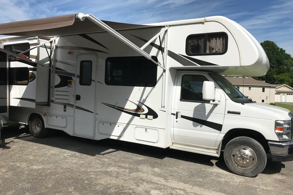 2015 - Forest river sunseeker 3170