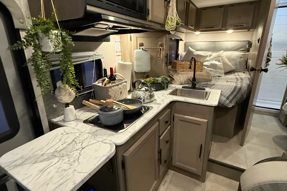 2022 Coachmen Cross Trail - Explore in Comfort & Style