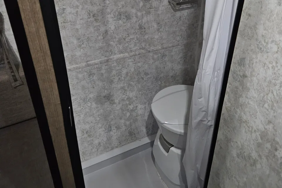 Roberto's Prolite Prolite lounge Travel Trailer