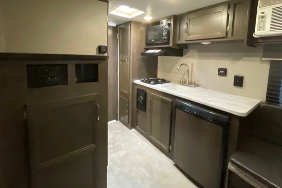 2021 Jayco Baja-SUV-towable