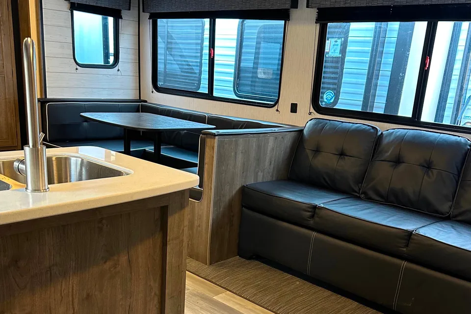 Heartland Pioneer Ds320 Travel Trailer