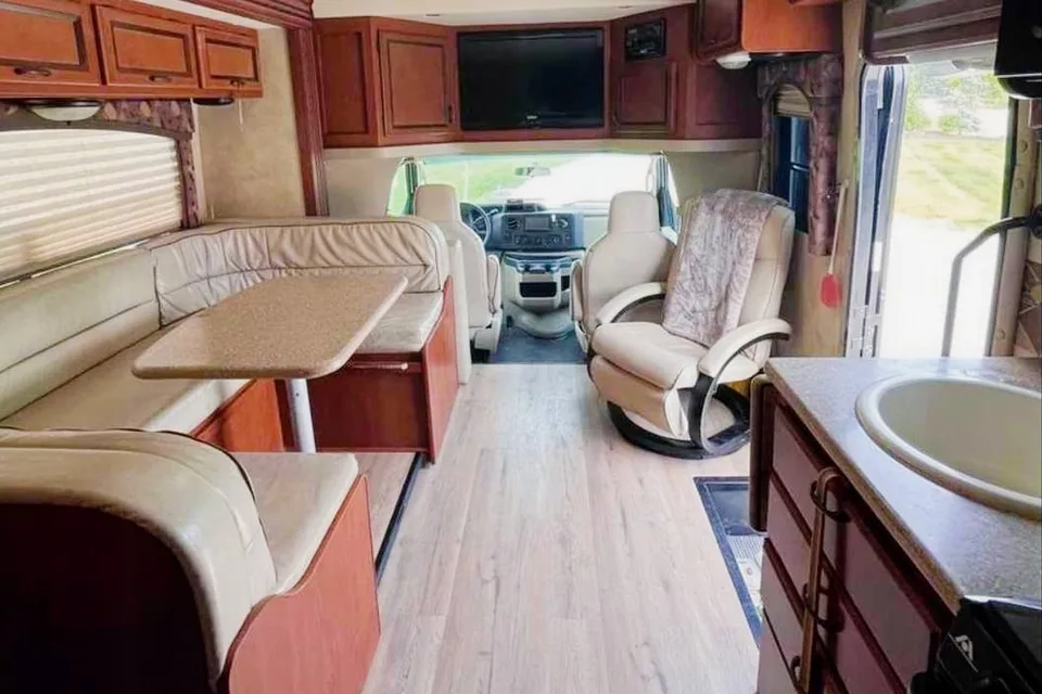 Colan's Thor Motor Coach Citation Class C