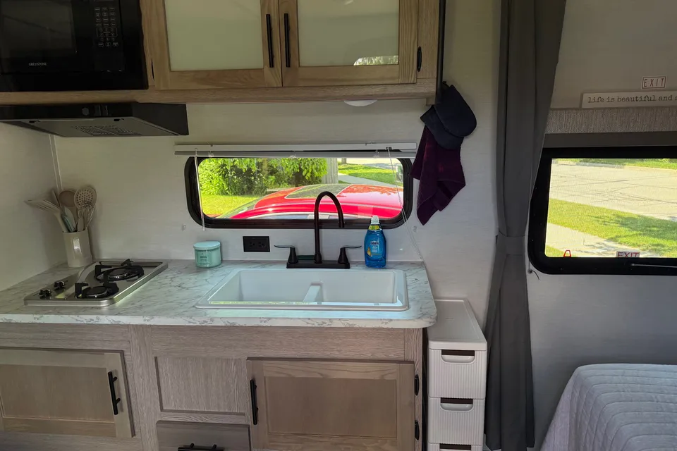 Becca's Grand River 25BH Travel Trailer