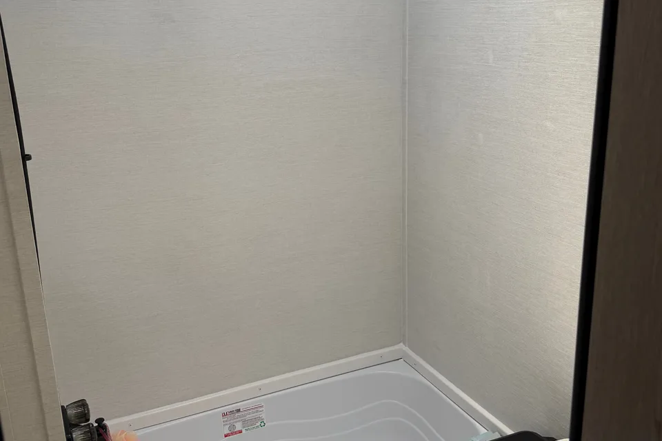 Becca's Grand River 25BH Travel Trailer